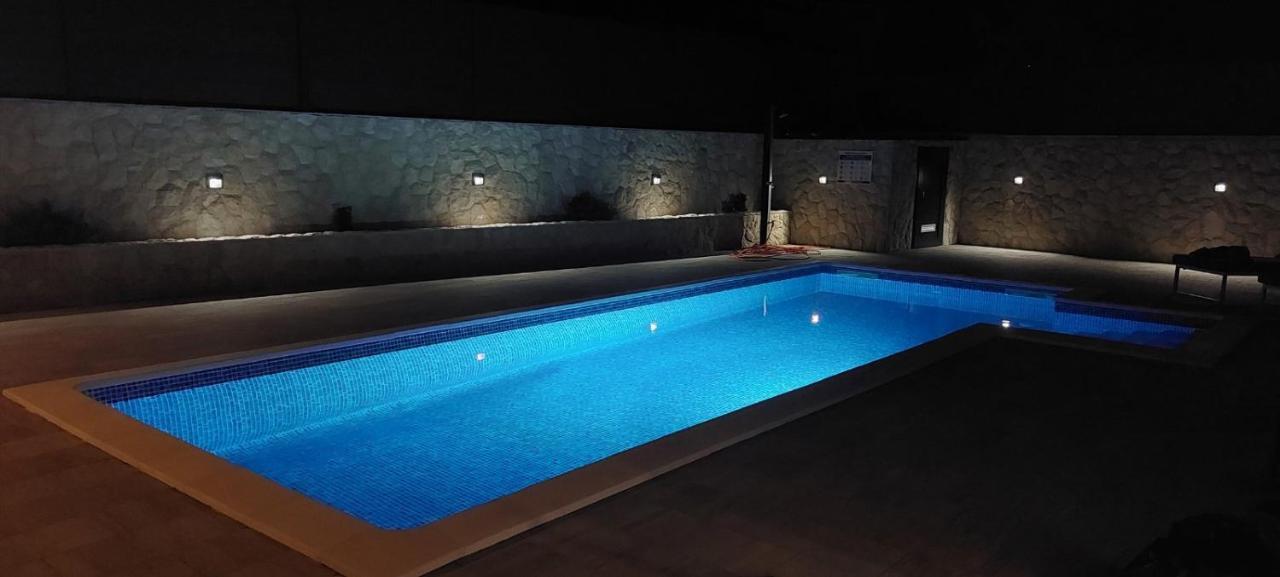 Villa Njivice Apartman Marina Exteriör bild