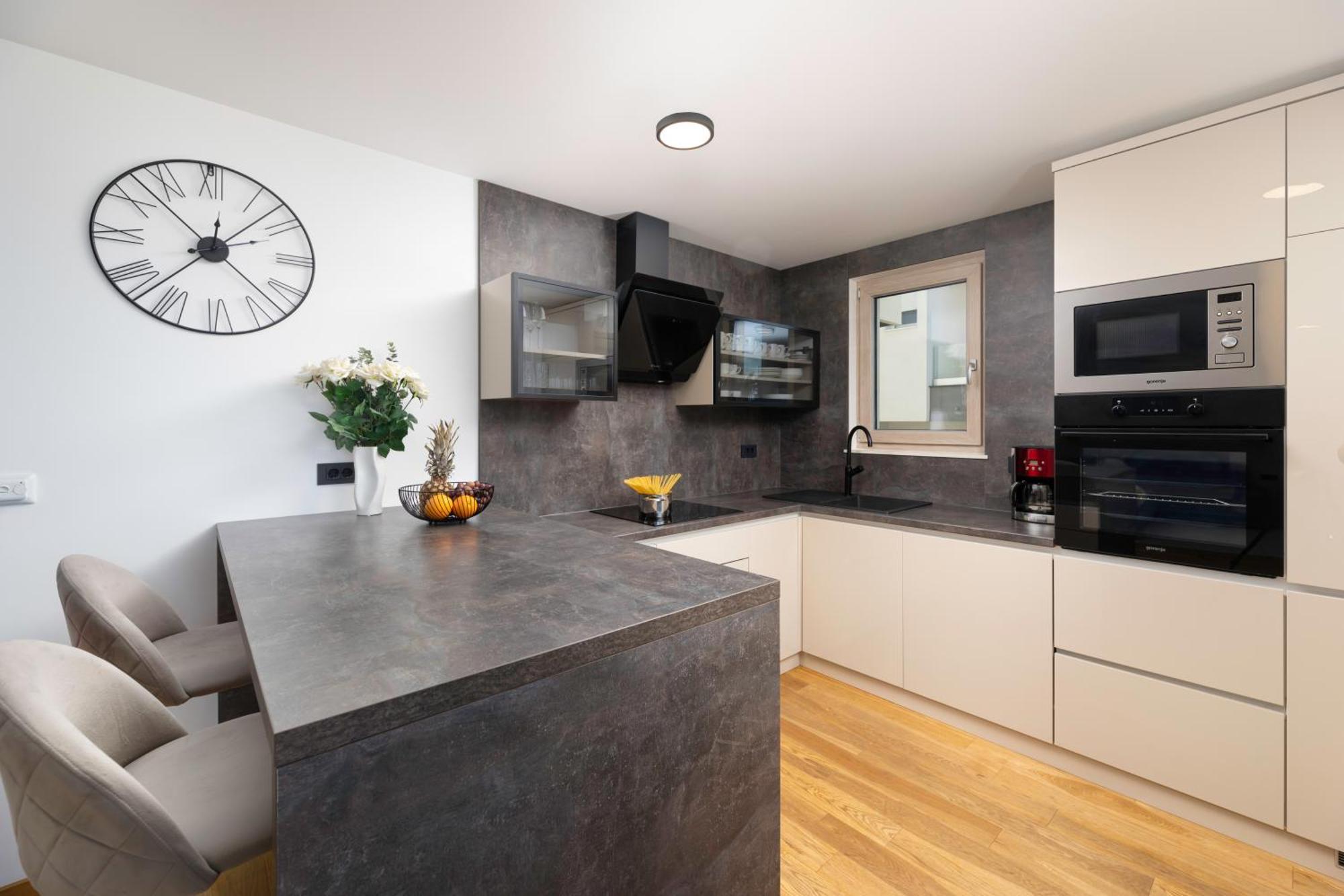 Villa Njivice Apartman Marina Exteriör bild