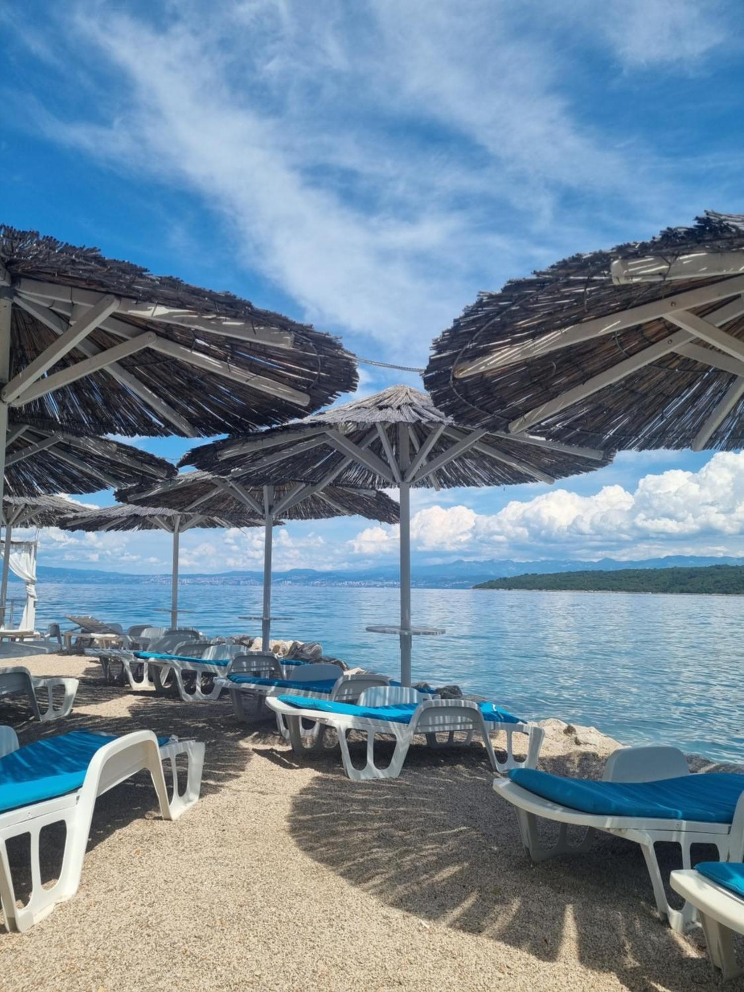 Villa Njivice Apartman Marina Exteriör bild